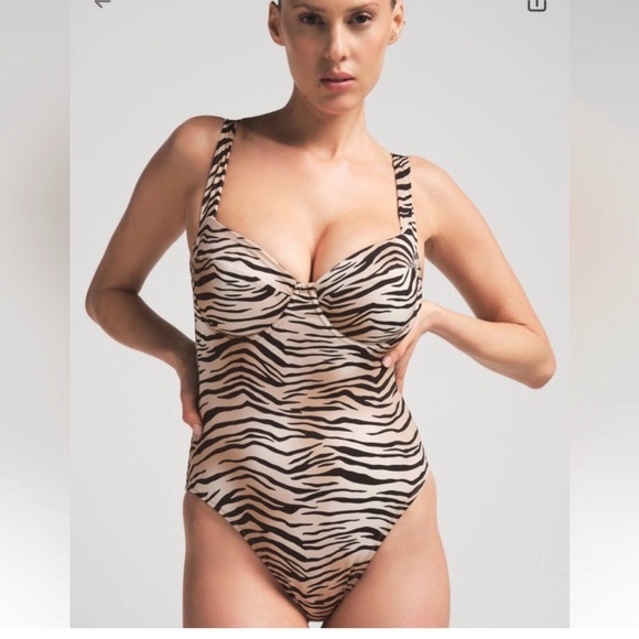 SKIMS NWT Signature Swim Underwire One Piece - Champagne Tiger Print - Picture 1 of 4